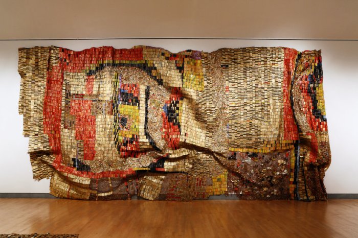 El anatsui old man's cloth