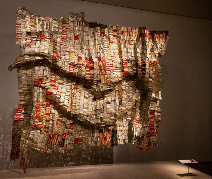 Anatsui el contemporary man modern cloth african artists museum metal africa artist artwork curating ghana 1998 2001 sculpture source ghanaian